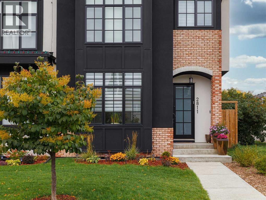 2811 25a Street Sw, Calgary, Alberta  T3E 1Z5 - Photo 2 - A2269973