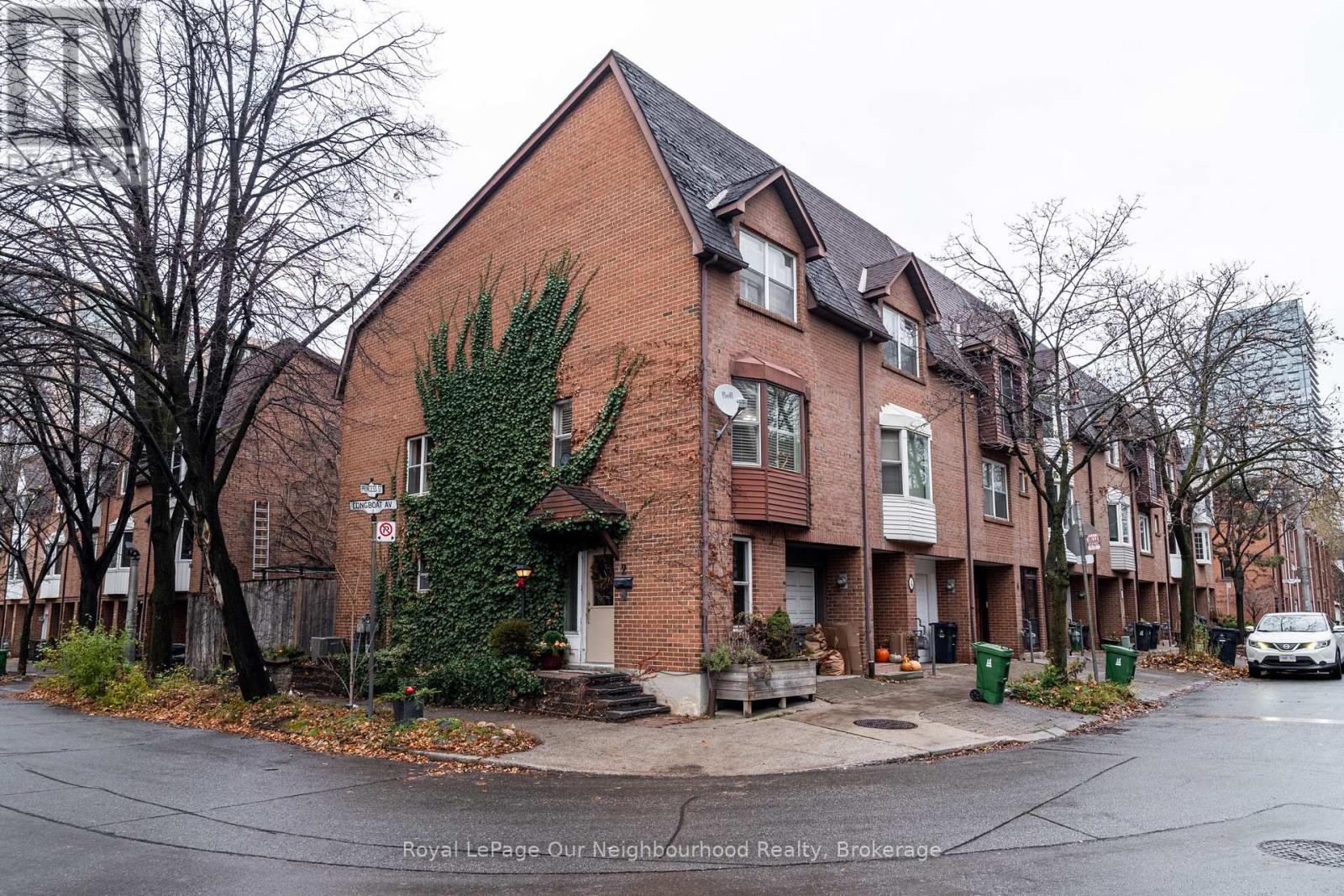 2 LONGBOAT AVENUE, Toronto, Ontario