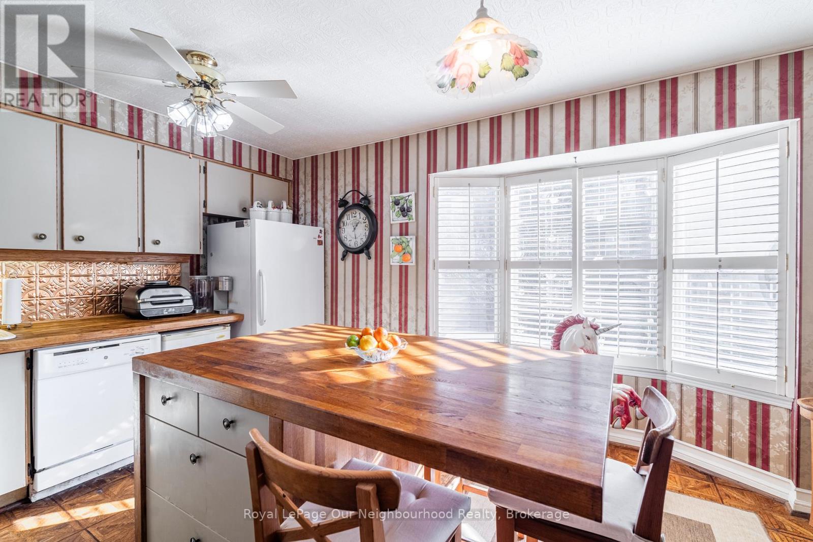 2 Longboat Avenue, Toronto, Ontario  M5A 4E1 - Photo 14 - C12586282