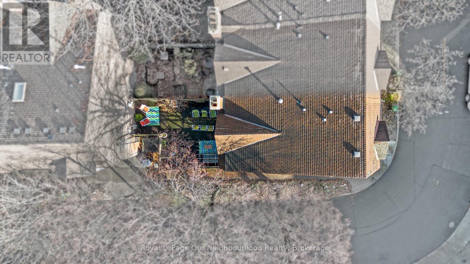 2 Longboat Avenue, Toronto, Ontario  M5A 4E1 - Photo 29 - C12586282