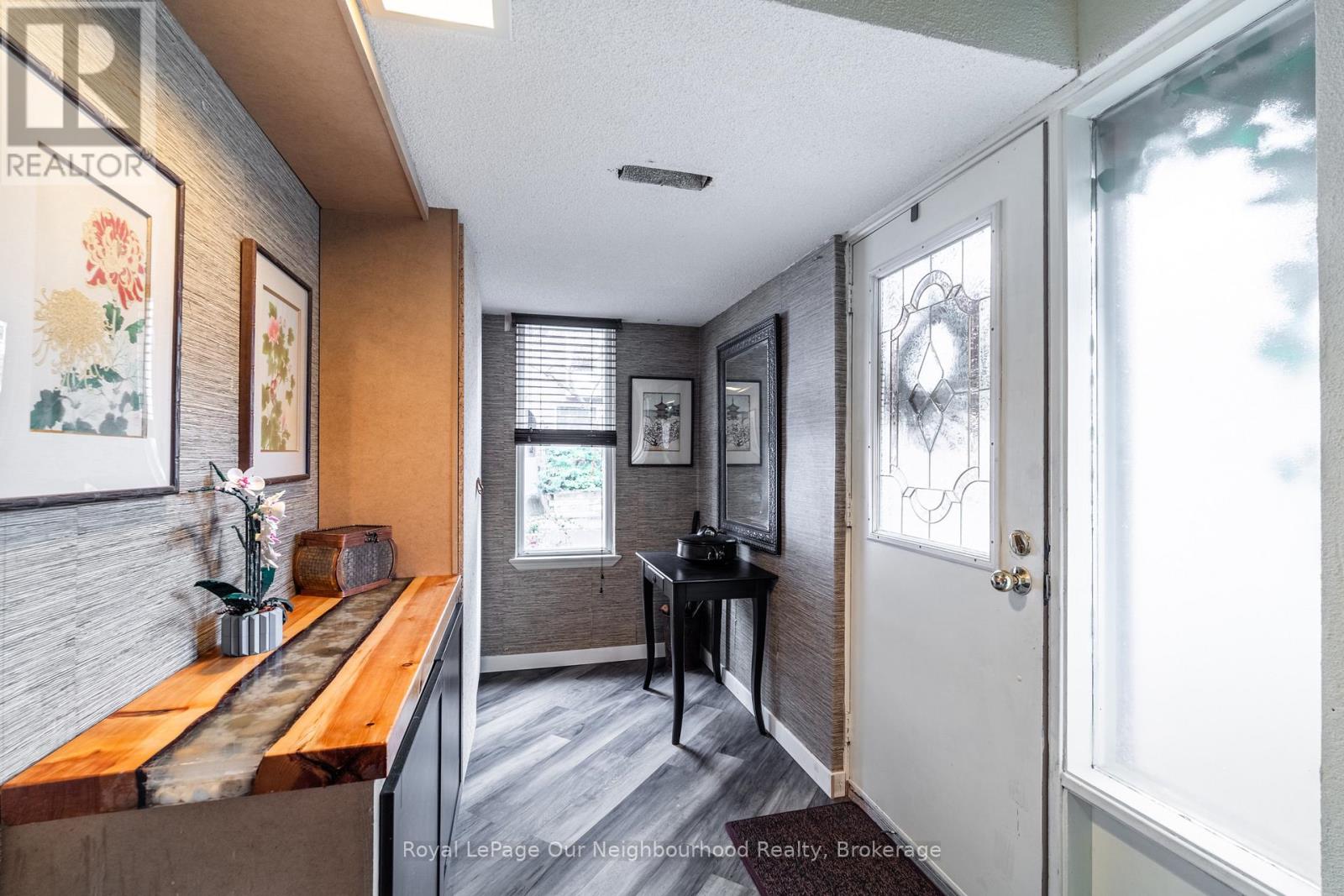 2 Longboat Avenue, Toronto, Ontario  M5A 4E1 - Photo 3 - C12586282