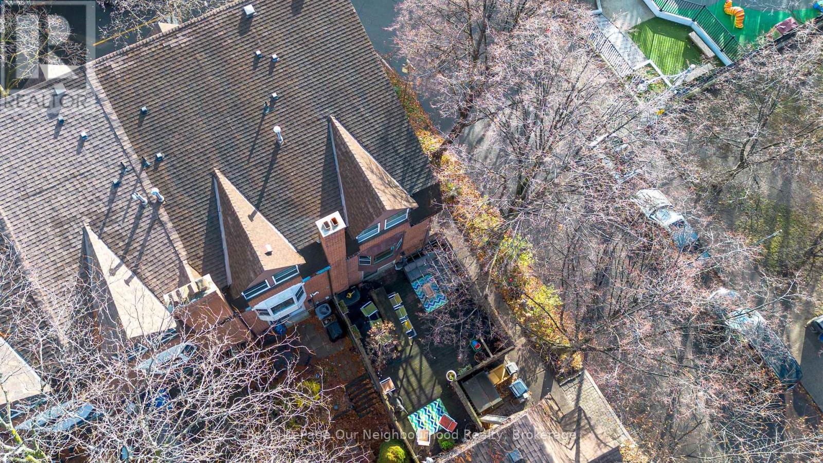 2 Longboat Avenue, Toronto, Ontario  M5A 4E1 - Photo 30 - C12586282