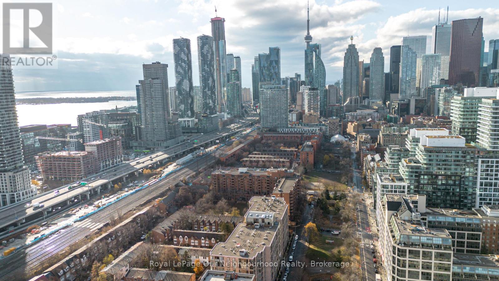 2 Longboat Avenue, Toronto, Ontario  M5A 4E1 - Photo 34 - C12586282