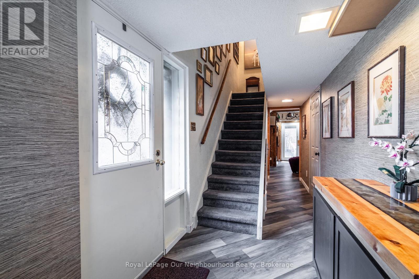 2 Longboat Avenue, Toronto, Ontario  M5A 4E1 - Photo 4 - C12586282