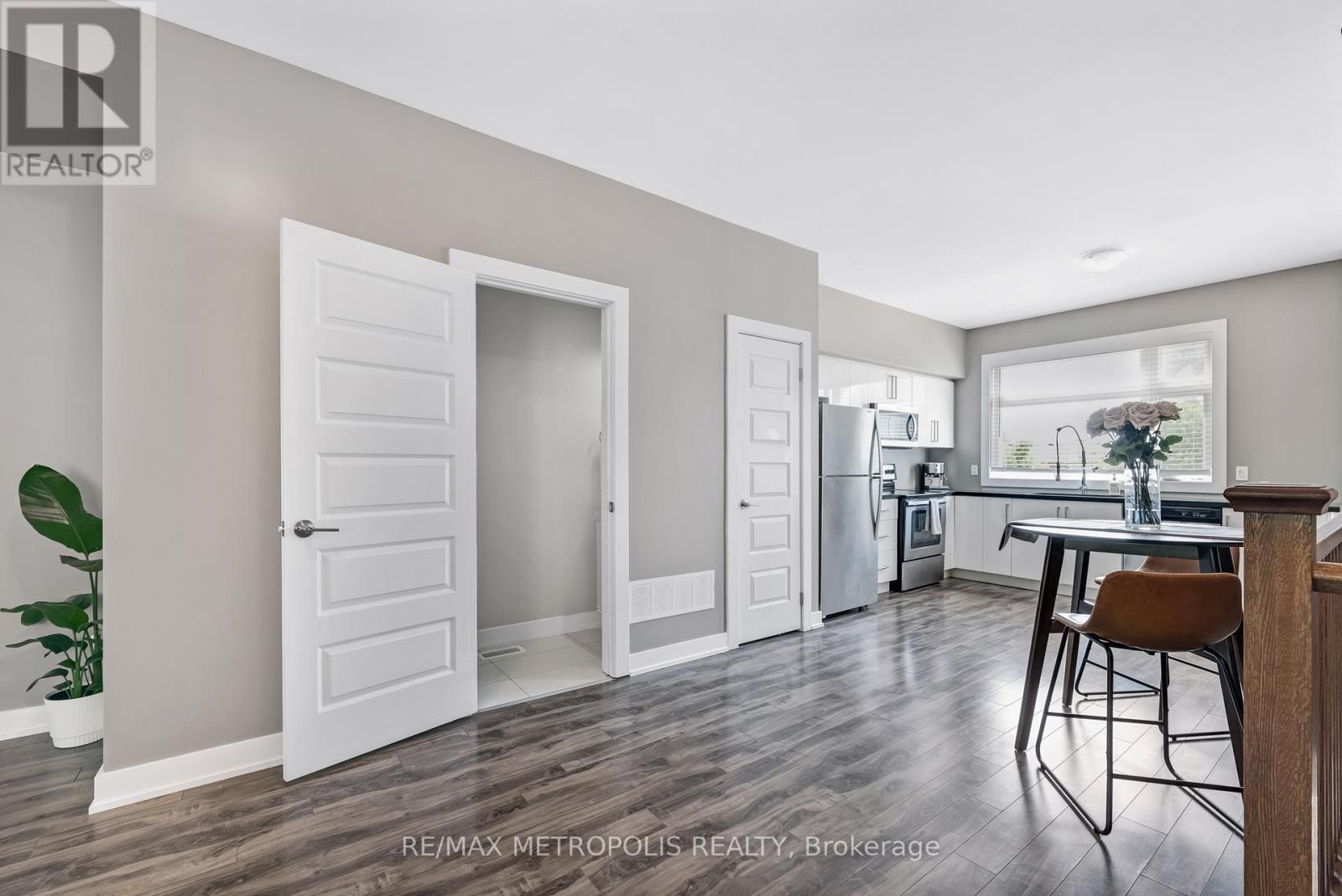 35 - 540 Essa Road, Barrie (Holly), Ontario  L9J 0H2 - Photo 12 - S12586308