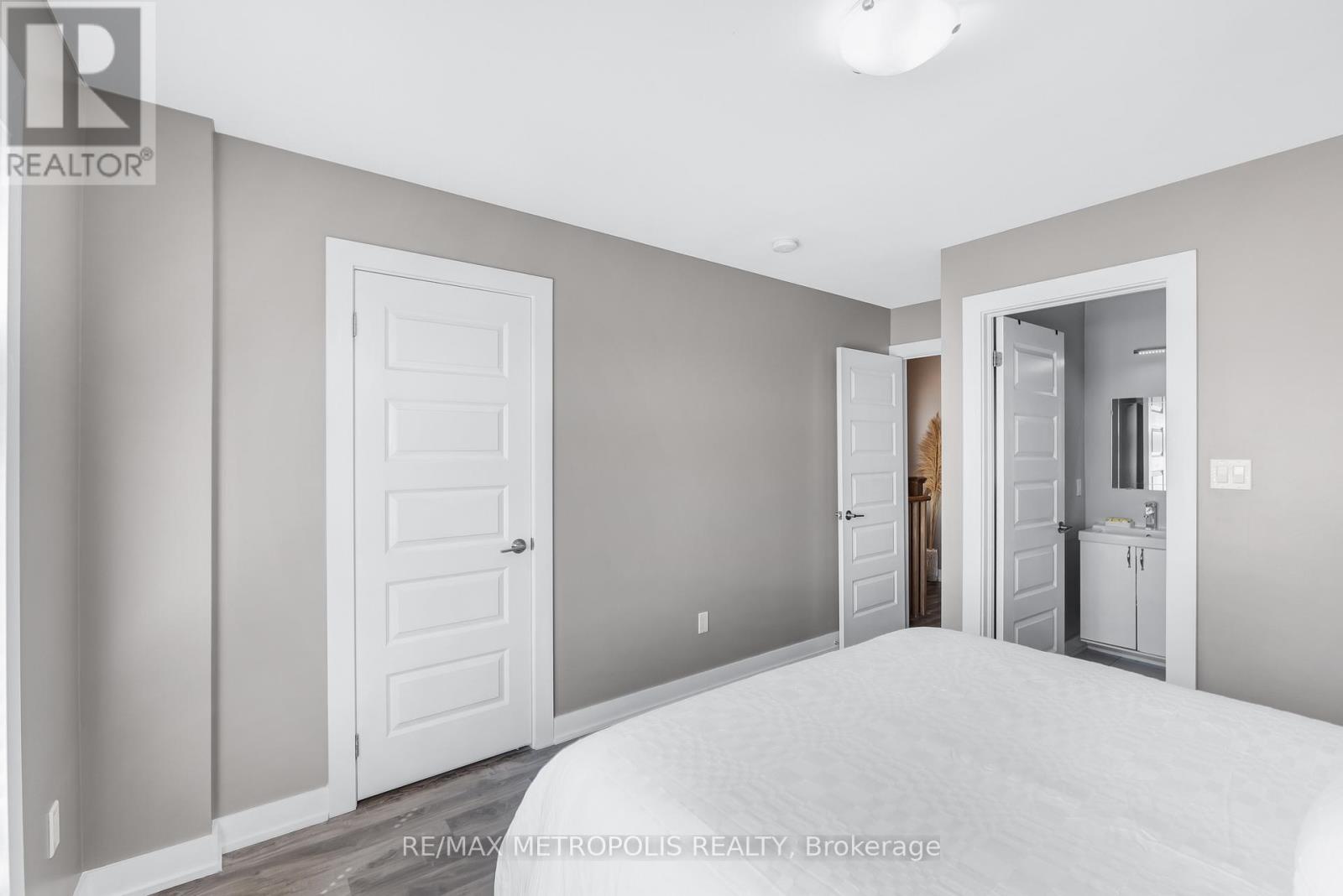 35 - 540 Essa Road, Barrie (Holly), Ontario  L9J 0H2 - Photo 17 - S12586308