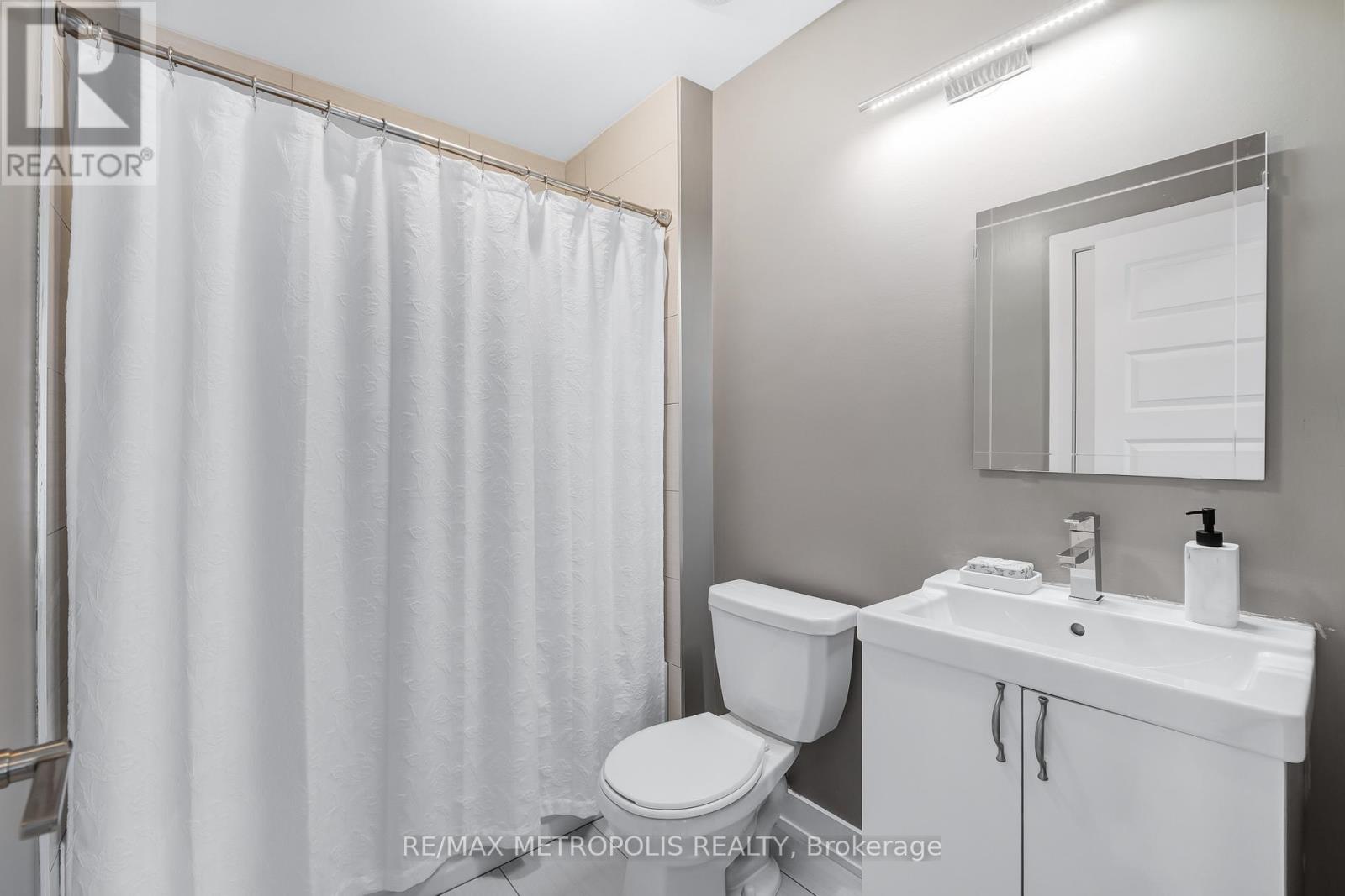 35 - 540 Essa Road, Barrie (Holly), Ontario  L9J 0H2 - Photo 21 - S12586308