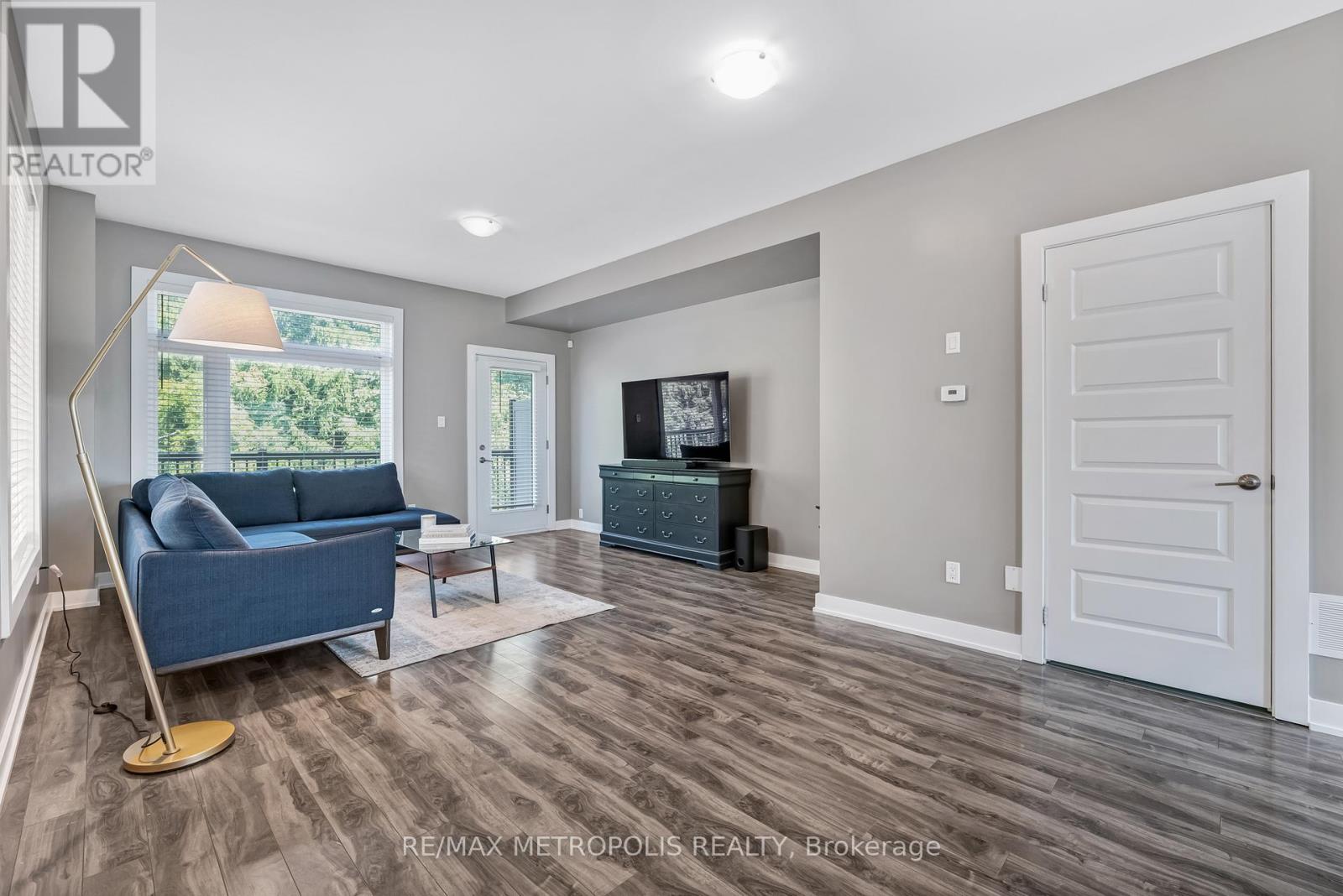 35 - 540 Essa Road, Barrie (Holly), Ontario  L9J 0H2 - Photo 3 - S12586308