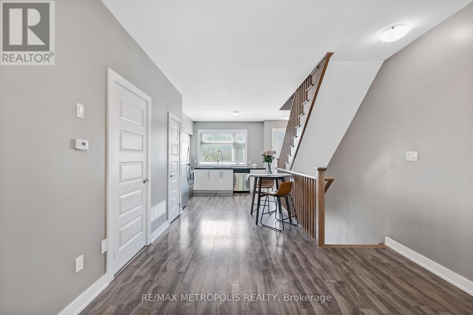 35 - 540 Essa Road, Barrie (Holly), Ontario  L9J 0H2 - Photo 7 - S12586308