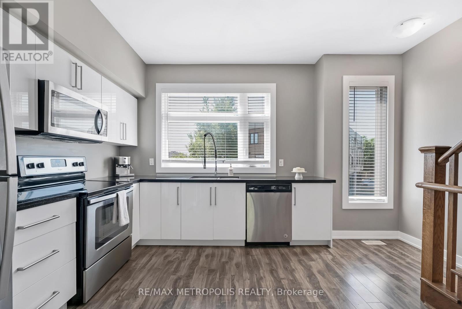 35 - 540 Essa Road, Barrie (Holly), Ontario  L9J 0H2 - Photo 8 - S12586308