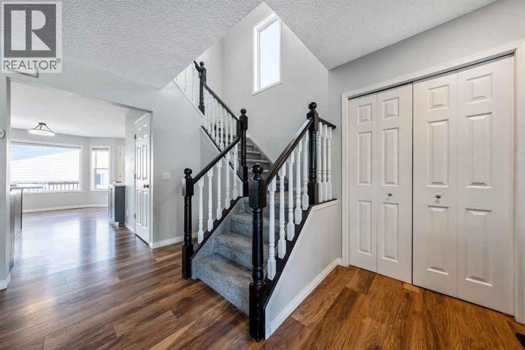 55 Mt Apex Green Se, Calgary, Alberta  T2Z 2V4 - Photo 9 - A2272398