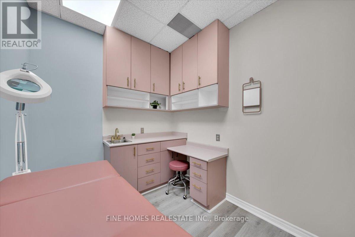 310 - 100 Humber College Boulevard, Toronto, Ontario  M9V 5G4 - Photo 16 - W12586284