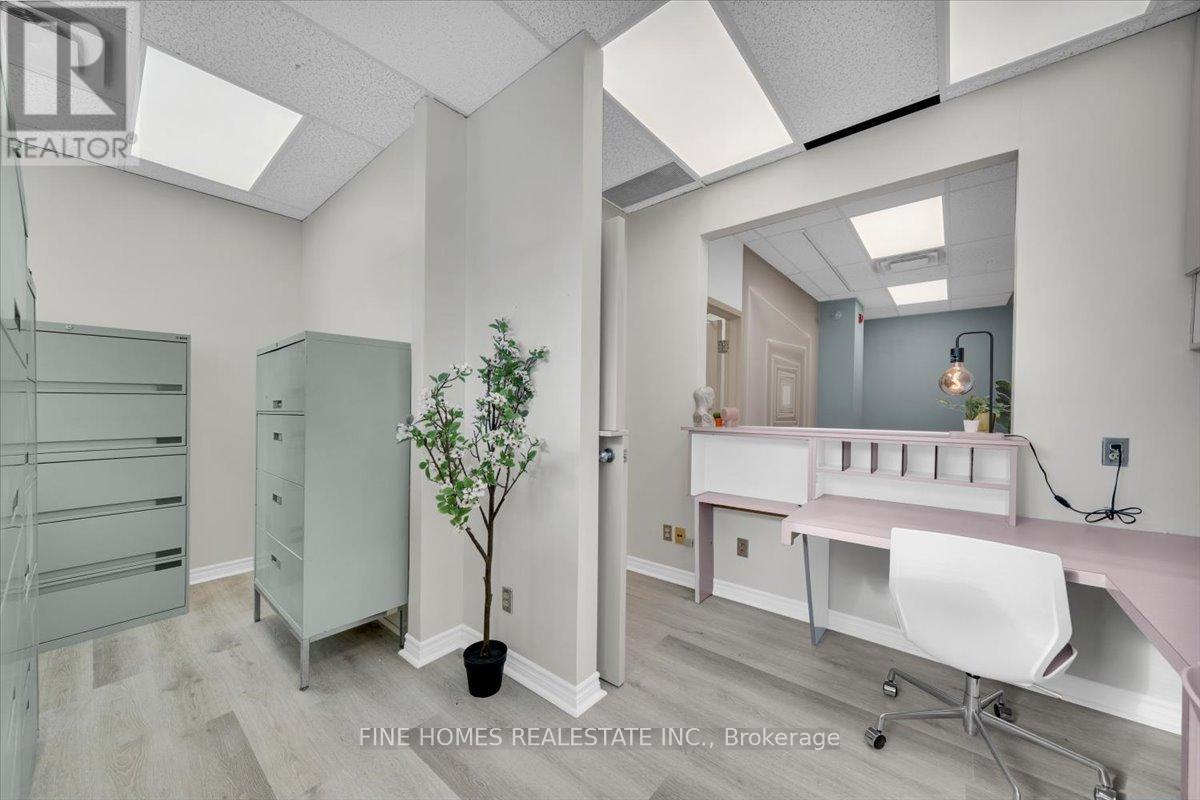 310 - 100 Humber College Boulevard, Toronto, Ontario  M9V 5G4 - Photo 8 - W12586284