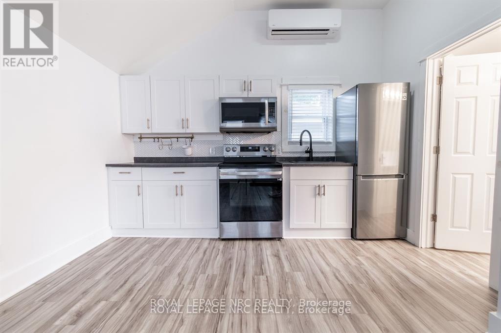 387 Elmwood Avenue, Fort Erie, Ontario  L0S 1B0 - Photo 8 - X12586452