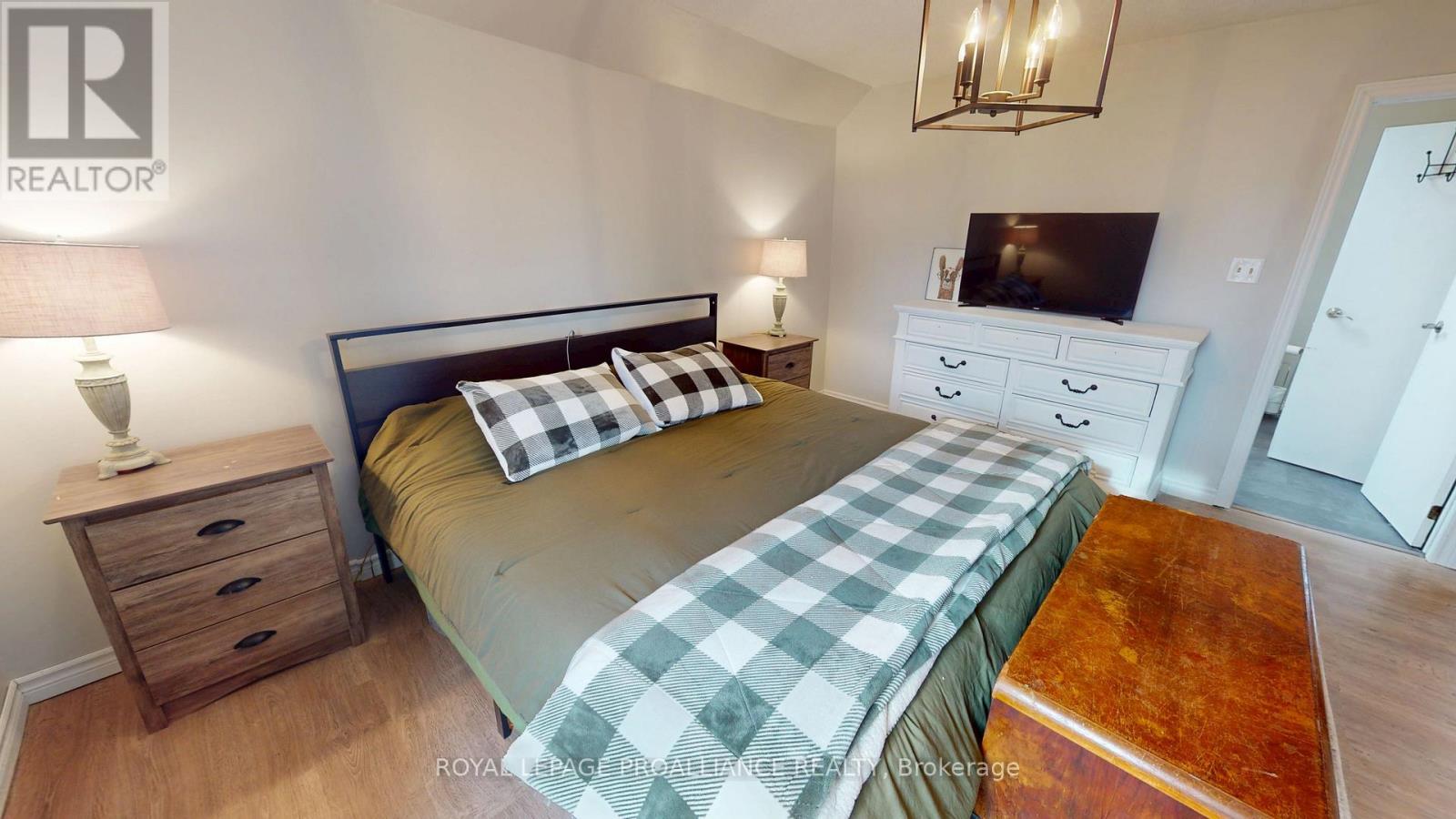 32 Mcnichol Avenue, Quinte West, Ontario  K8V 2R6 - Photo 10 - X12586332