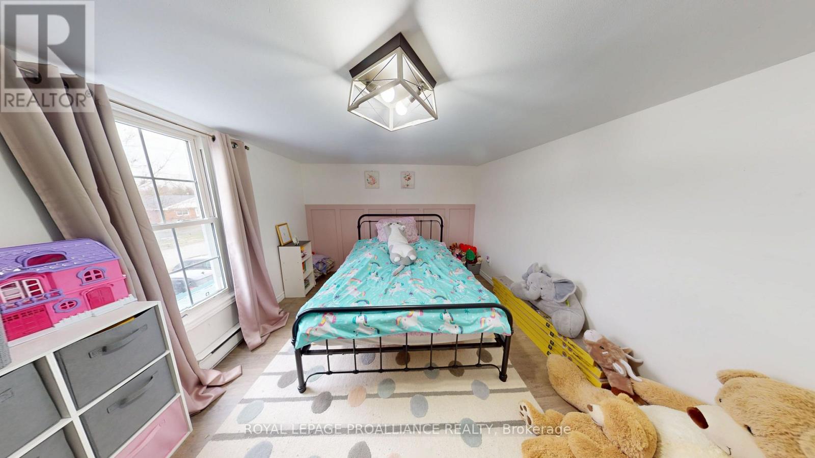 32 Mcnichol Avenue, Quinte West, Ontario  K8V 2R6 - Photo 12 - X12586332