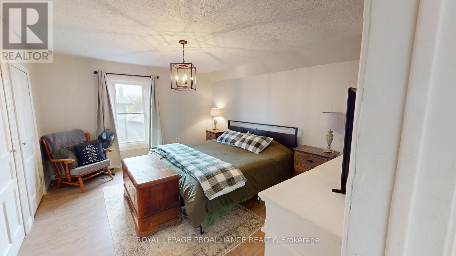 32 Mcnichol Avenue, Quinte West, Ontario  K8V 2R6 - Photo 9 - X12586332