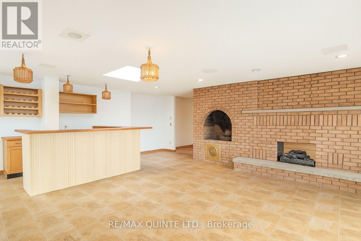 Ph#1 - 141 Dundas Street, Quinte West (Trenton Ward), Ontario  K8V 3P6 - Photo 7 - X12586336