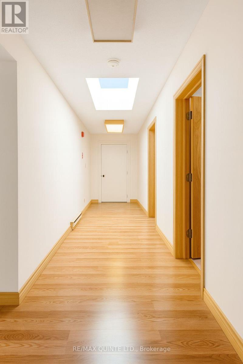 Ph#1 - 141 Dundas Street, Quinte West (Trenton Ward), Ontario  K8V 3P6 - Photo 8 - X12586336