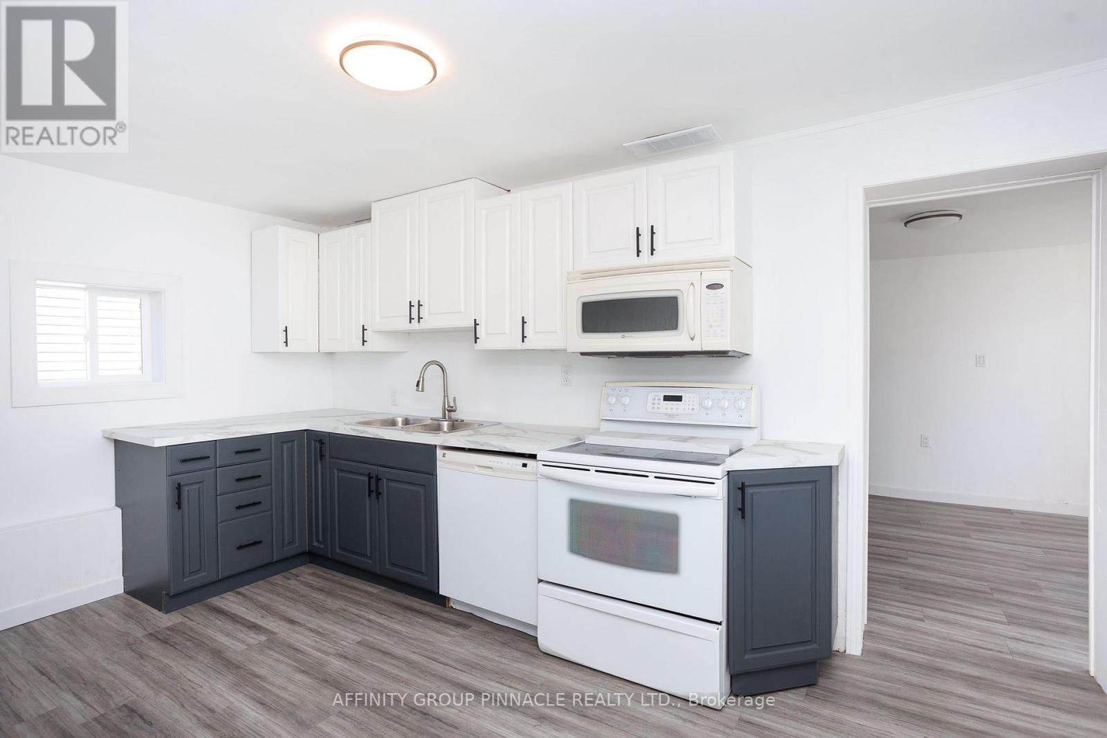 6 Duke Street, Kawartha Lakes, Ontario  K9V 2K4 - Photo 12 - X12586436