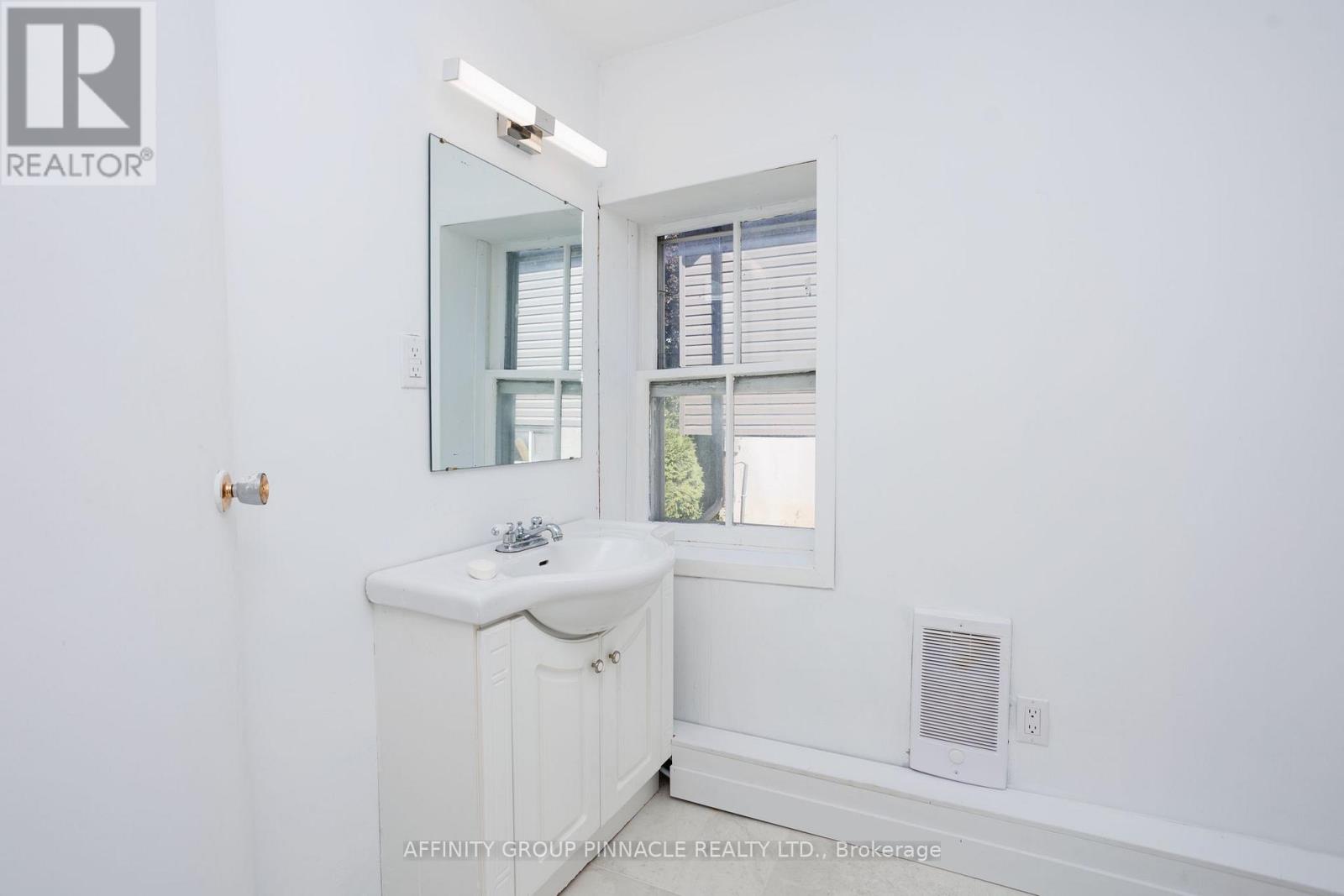 6 Duke Street, Kawartha Lakes, Ontario  K9V 2K4 - Photo 19 - X12586436