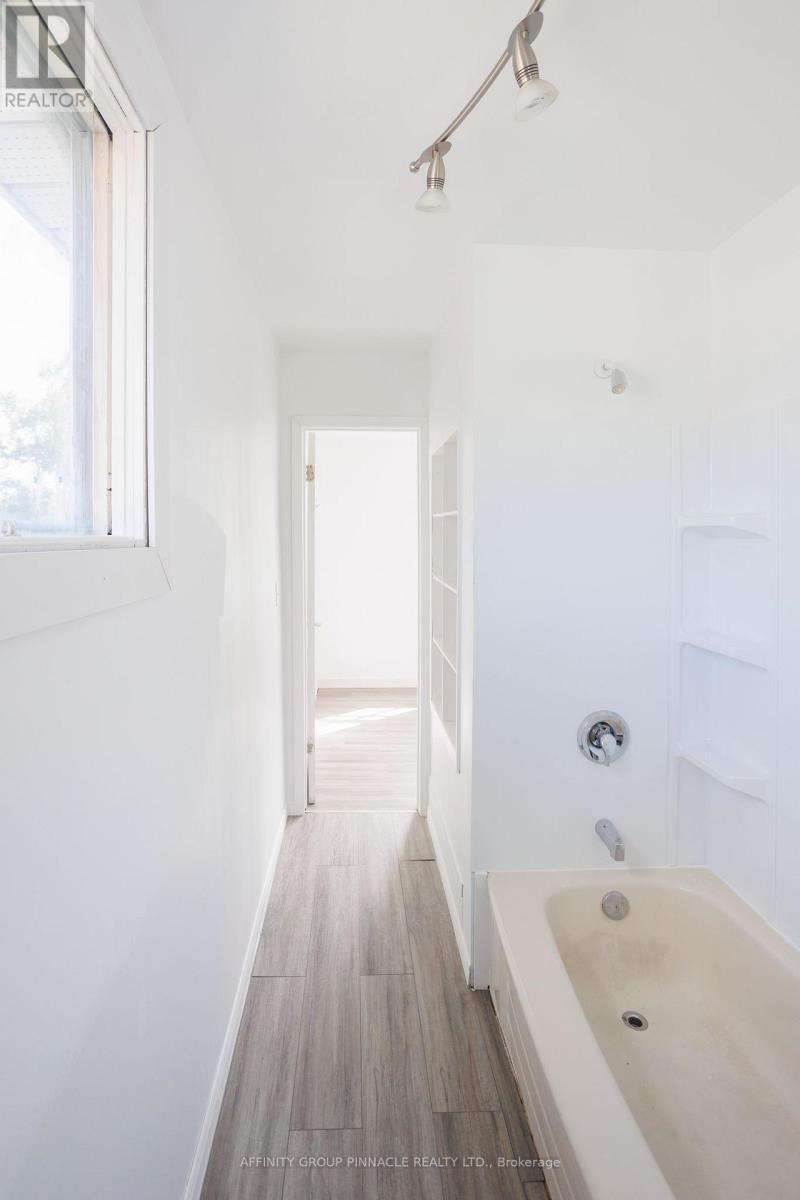 6 Duke Street, Kawartha Lakes, Ontario  K9V 2K4 - Photo 34 - X12586436