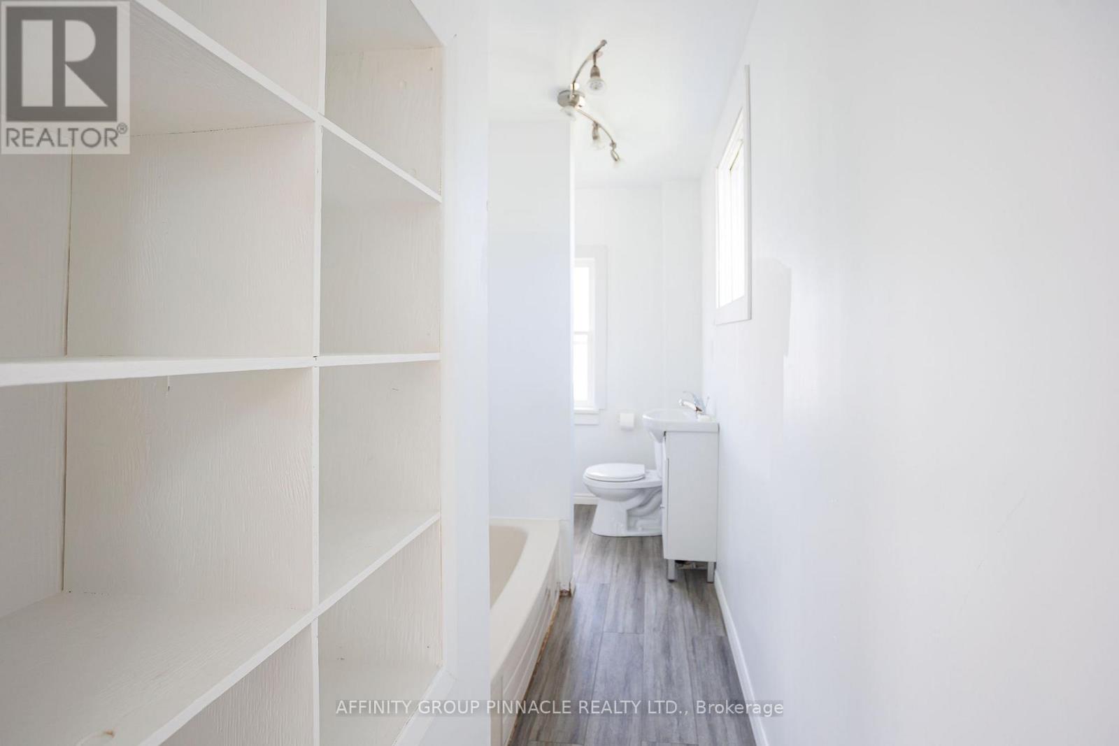 6 Duke Street, Kawartha Lakes, Ontario  K9V 2K4 - Photo 39 - X12586436