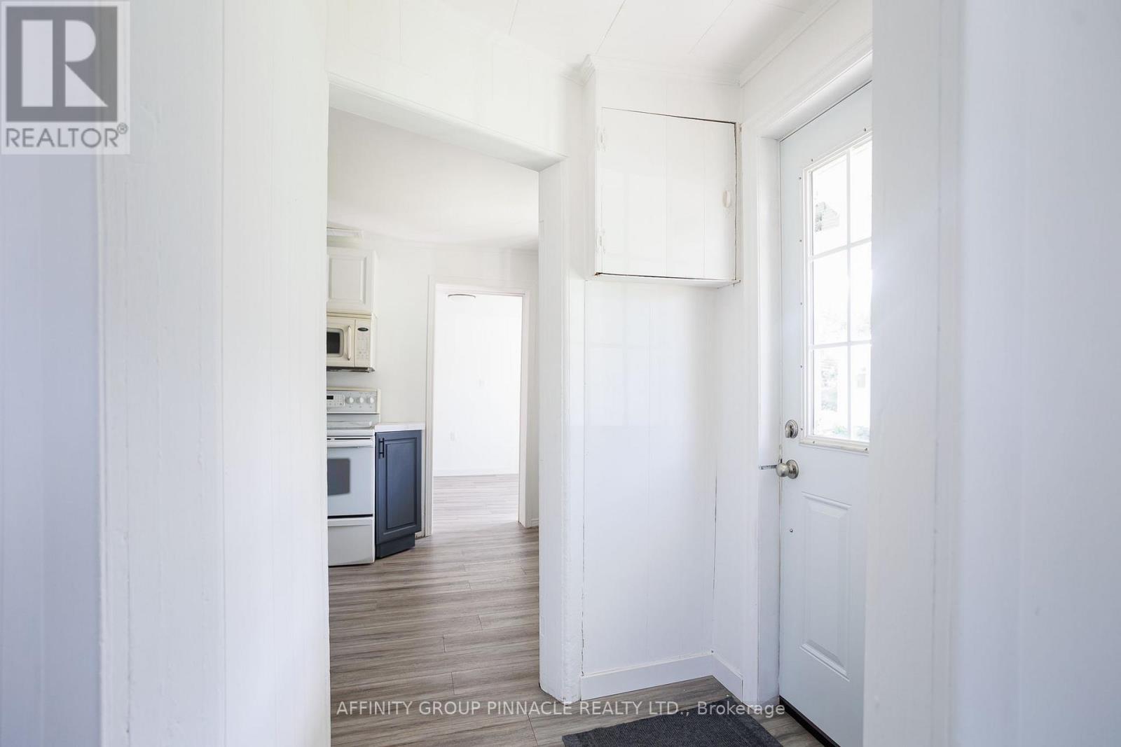 6 Duke Street, Kawartha Lakes, Ontario  K9V 2K4 - Photo 8 - X12586436