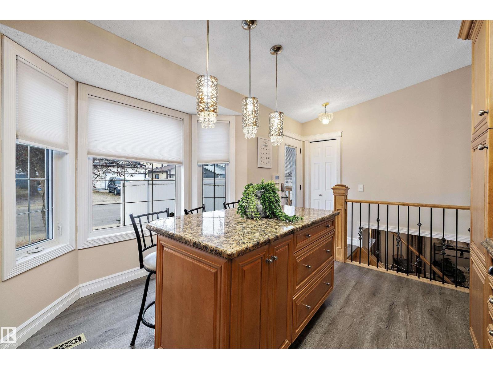 19020 86 Av Nw, Edmonton, Alberta  T5T 1Y4 - Photo 11 - E4467008