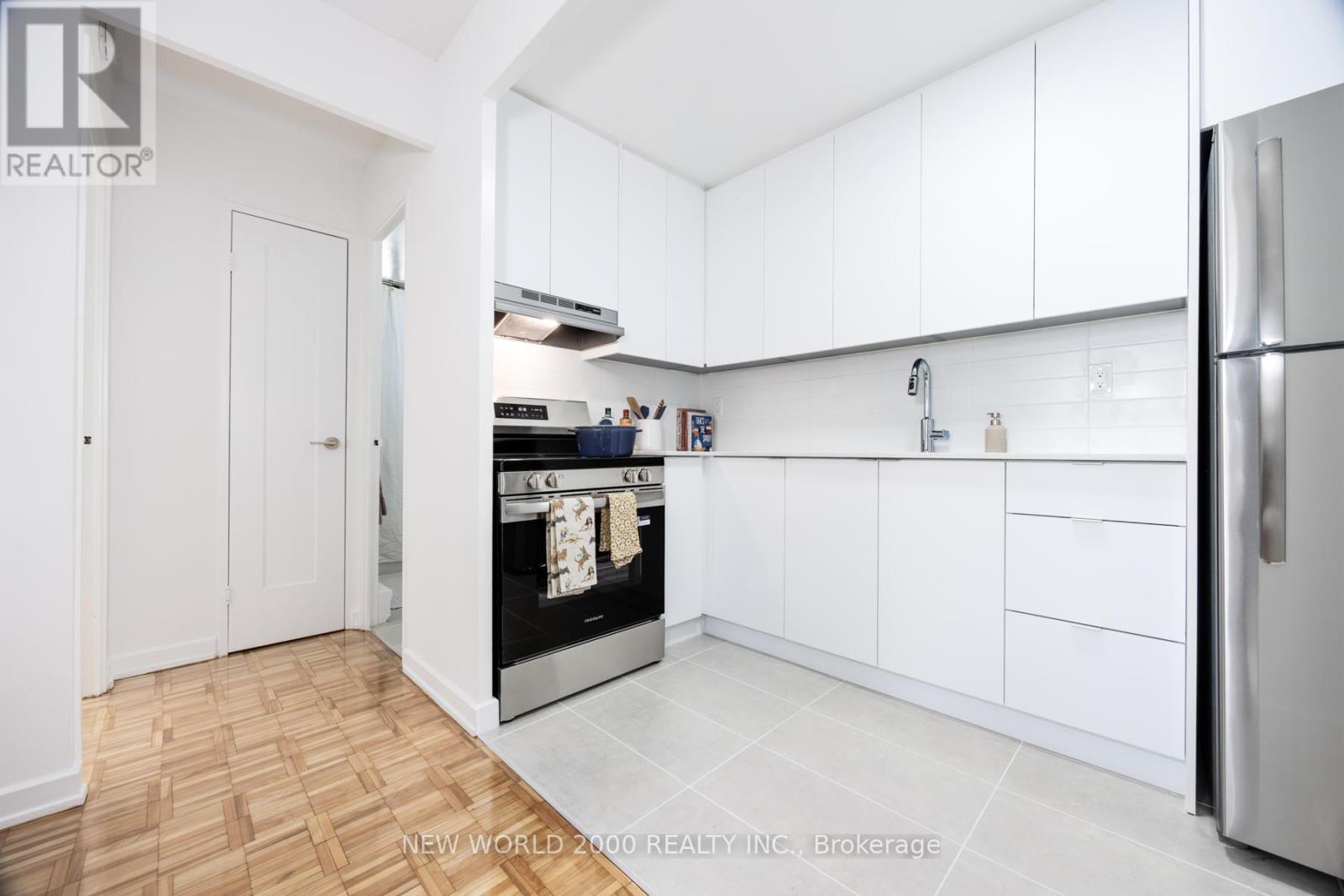 1503 - 101 Roehampton Avenue, Toronto, Ontario  M4P 2W2 - Photo 2 - C12493744