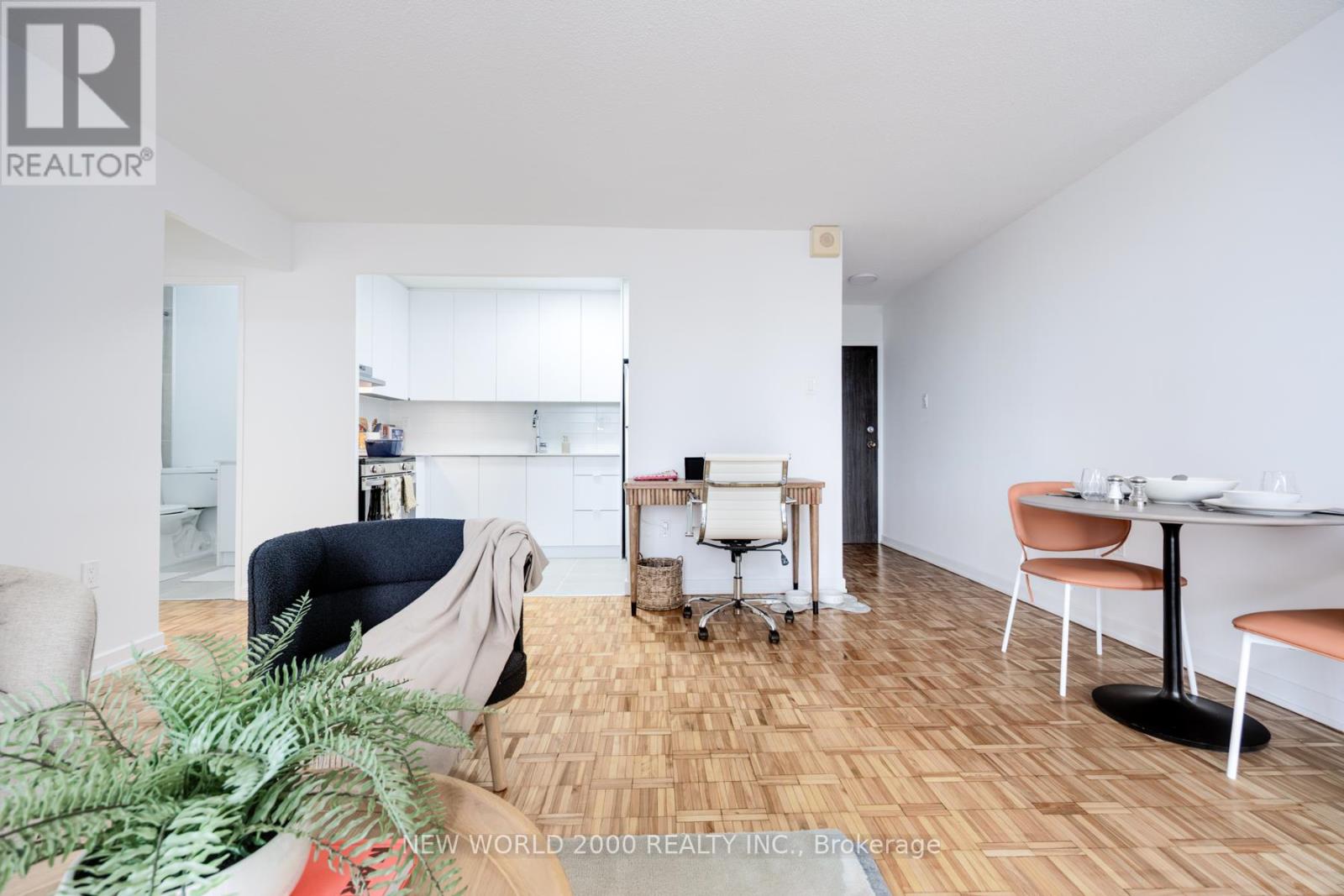 1503 - 101 Roehampton Avenue, Toronto, Ontario  M4P 2W2 - Photo 15 - C12493744