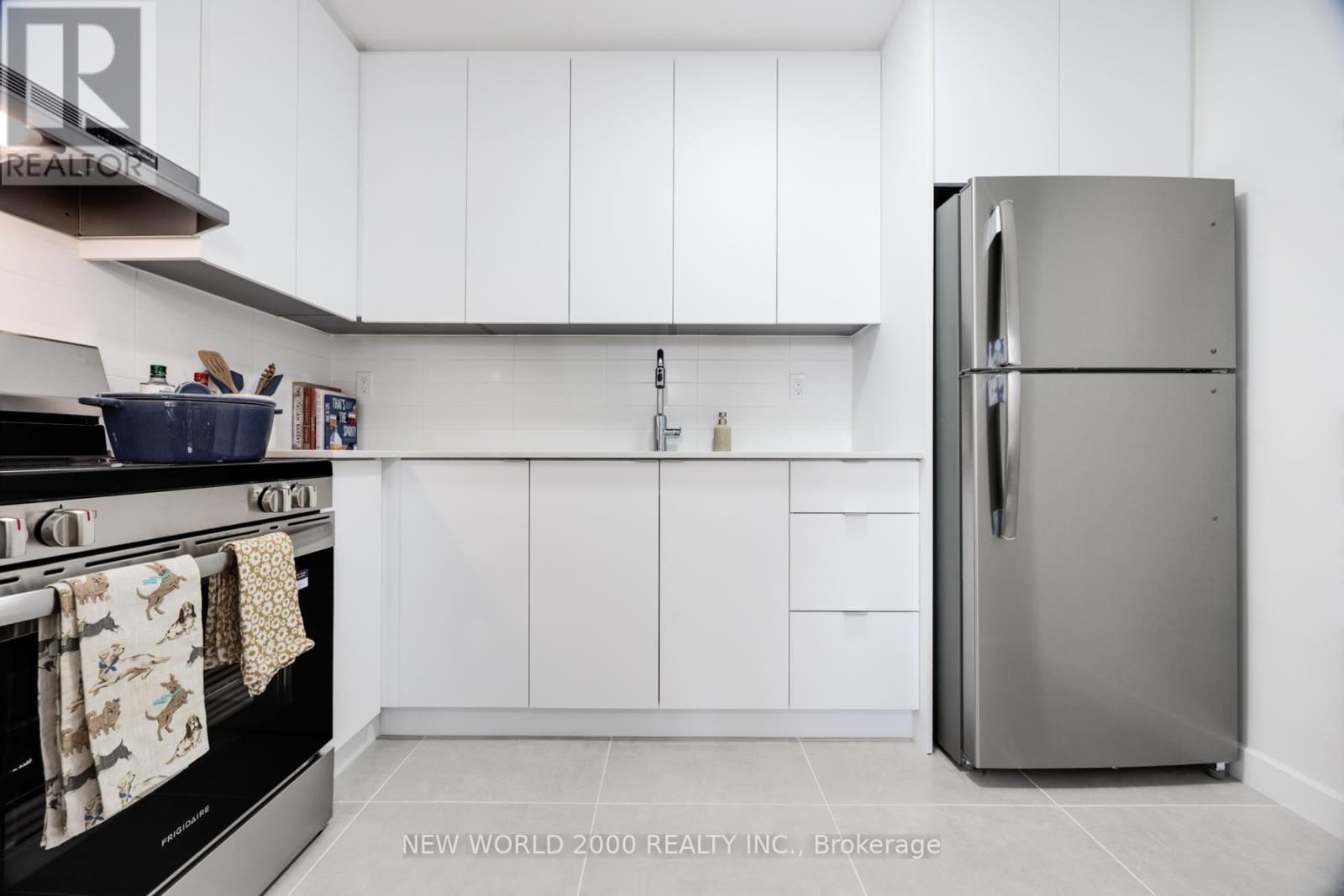 1503 - 101 Roehampton Avenue, Toronto, Ontario  M4P 2W2 - Photo 3 - C12493744