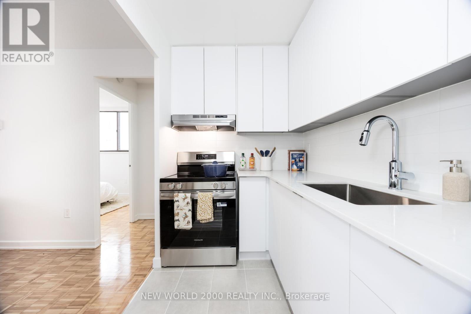 1503 - 101 Roehampton Avenue, Toronto, Ontario  M4P 2W2 - Photo 4 - C12493744