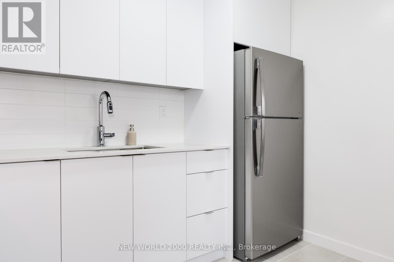 1503 - 101 Roehampton Avenue, Toronto, Ontario  M4P 2W2 - Photo 6 - C12493744