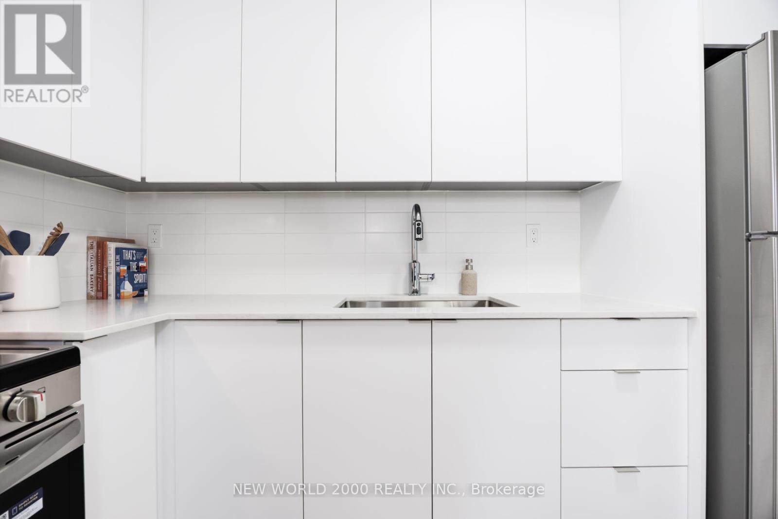 1503 - 101 Roehampton Avenue, Toronto, Ontario  M4P 2W2 - Photo 5 - C12493744