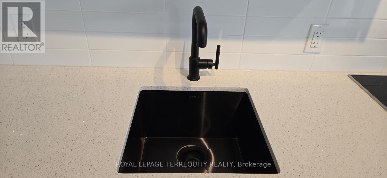 1215 - 1 Quarrington Lane, Toronto, Ontario M3C 1H7 - Photo 7 - C12584414