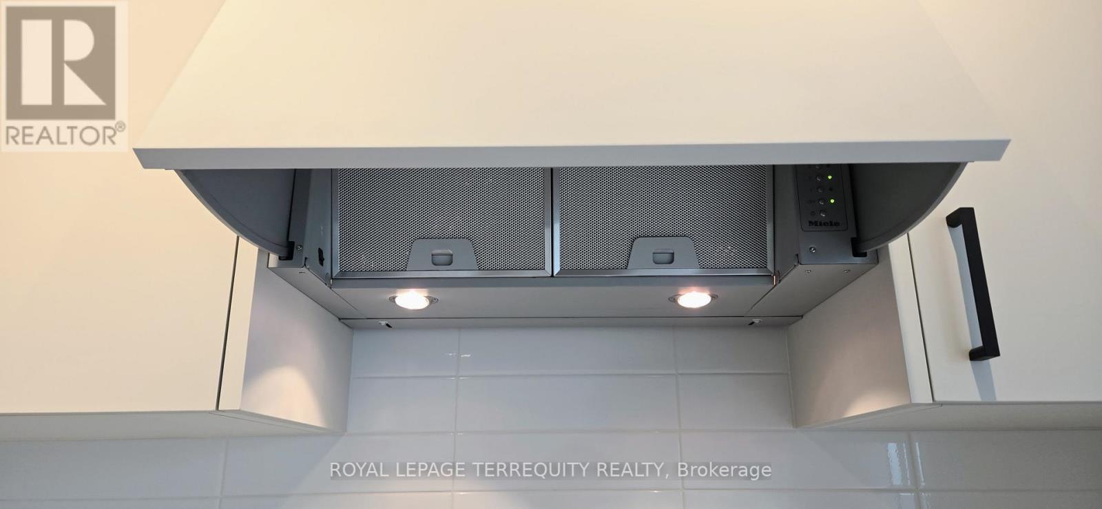 1215 - 1 Quarrington Lane, Toronto, Ontario M3C 1H7 - Photo 8 - C12584414