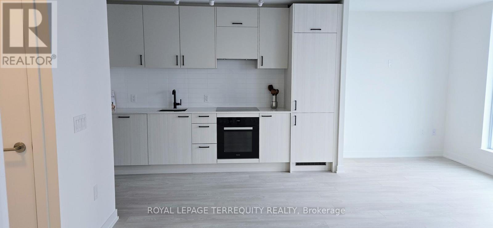 1215 - 1 Quarrington Lane, Toronto, Ontario M3C 1H7 - Photo 6 - C12584414