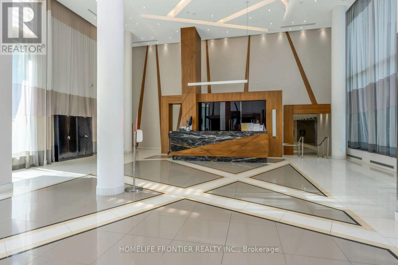 1106 - 55 Eglinton Avenue W, Mississauga, Ontario  L5R 0E4 - Photo 2 - W12503258