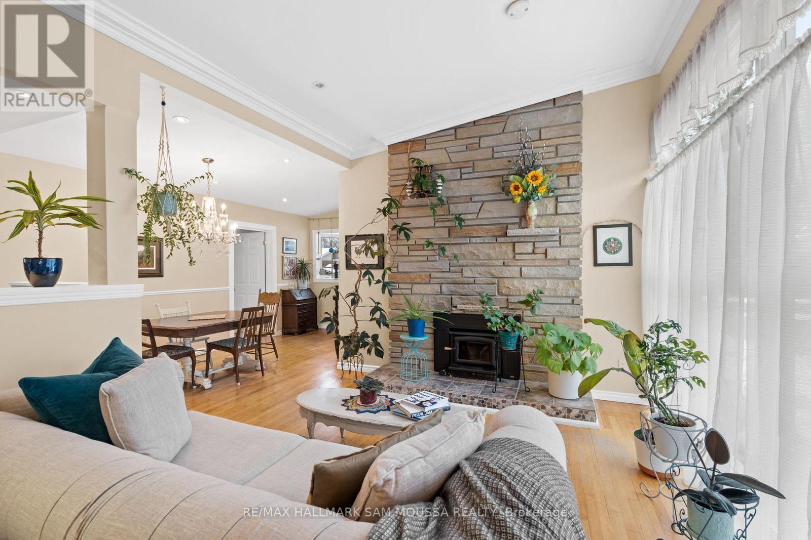 9 Quinpool Crescent, Ottawa, Ontario  K2H 6H9 - Photo 7 - X12578618