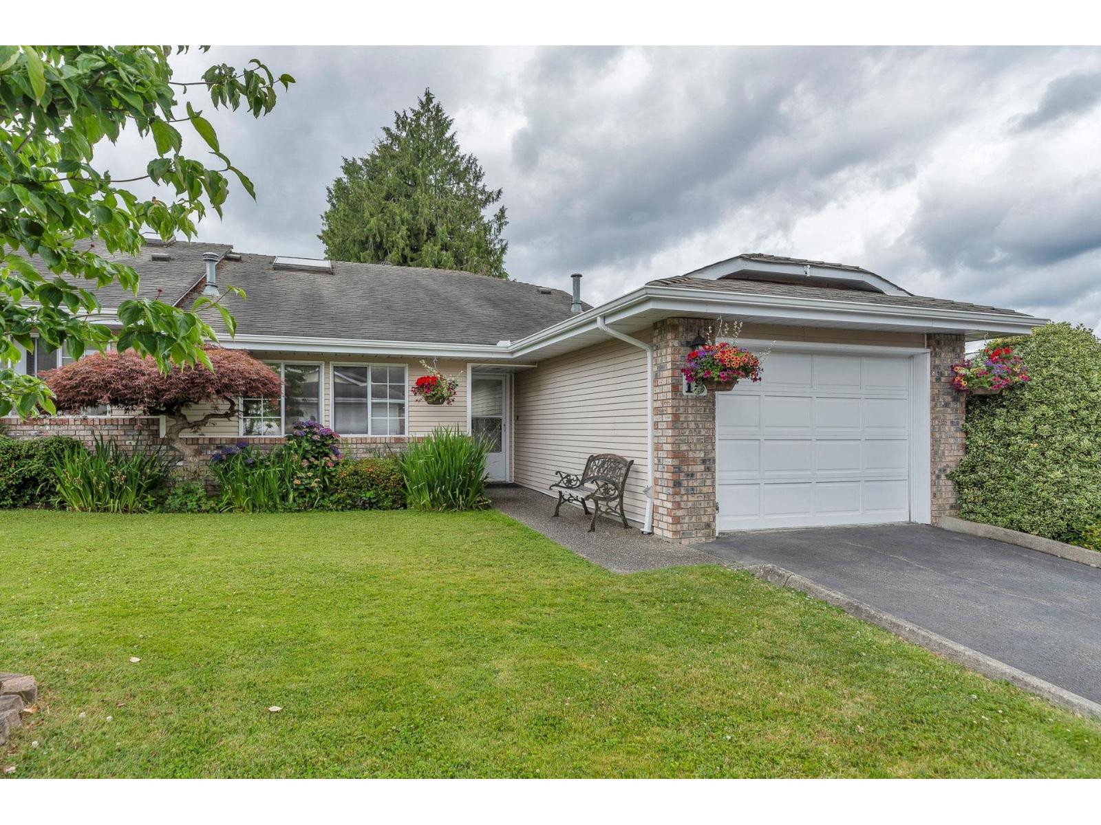 18 5051 203 Street, Langley, British Columbia  V3A 1V5 - Photo 2 - R3070695