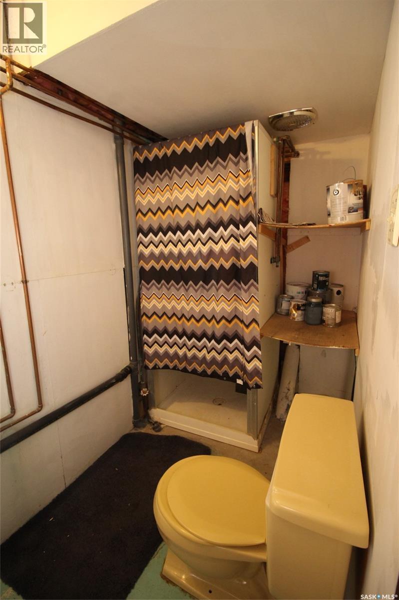 622 9th Street W, Shaunavon, Saskatchewan  S0N 2M0 - Photo 31 - SK024908