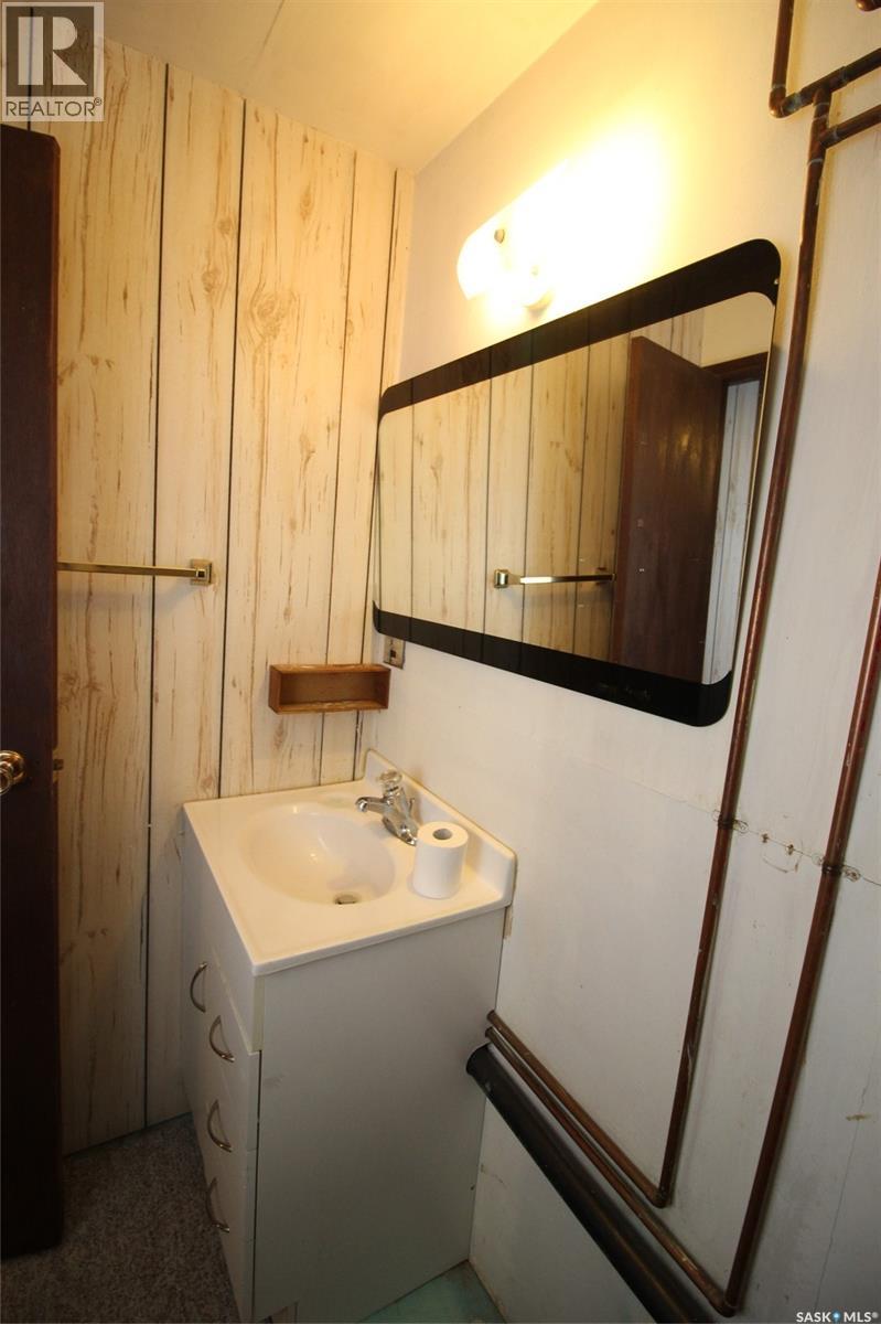 622 9th Street W, Shaunavon, Saskatchewan  S0N 2M0 - Photo 32 - SK024908