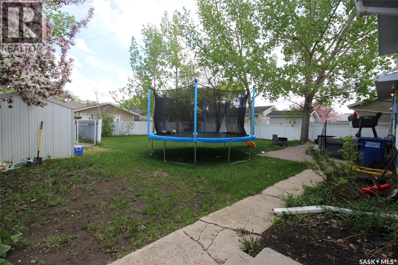 622 9th Street W, Shaunavon, Saskatchewan  S0N 2M0 - Photo 34 - SK024908