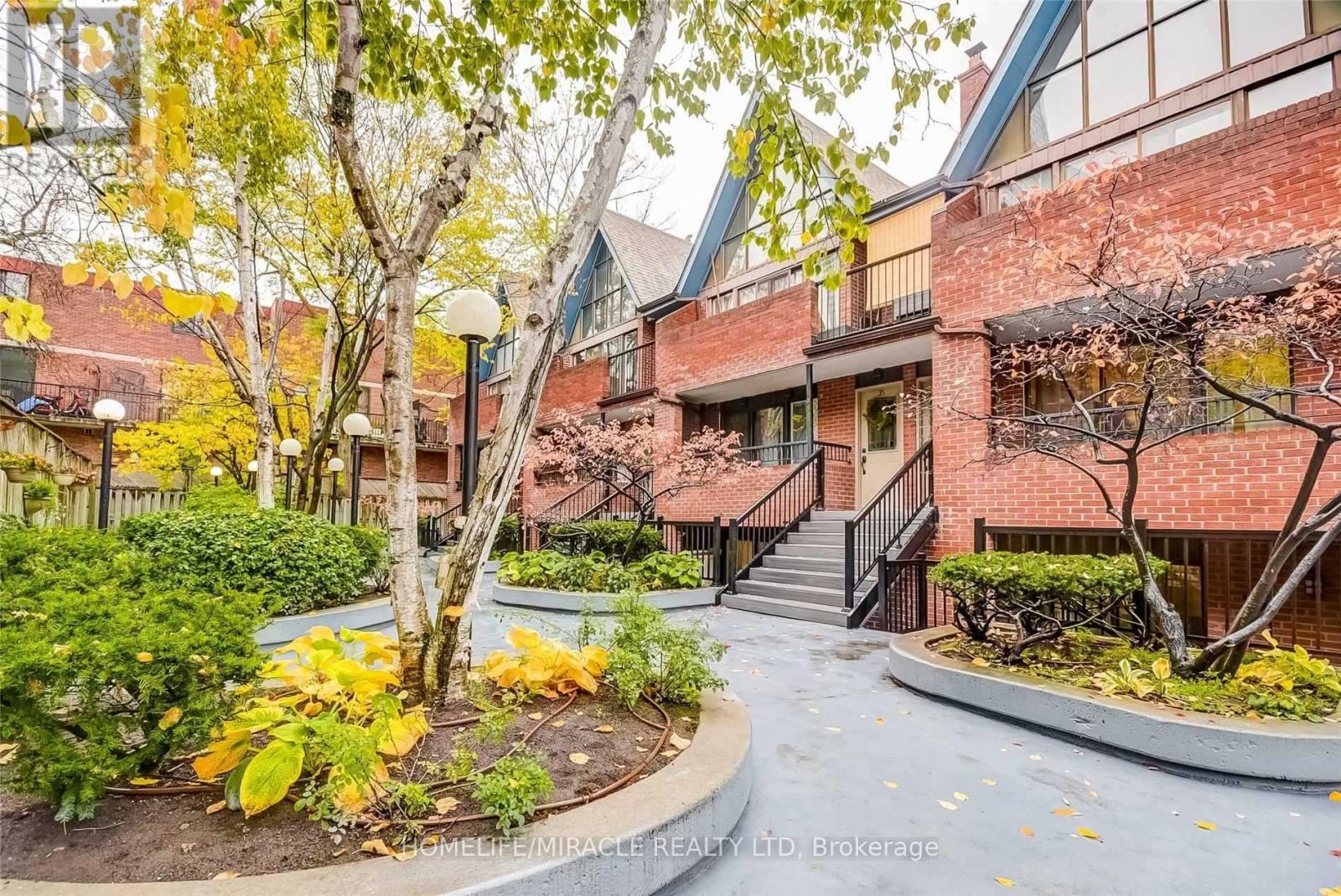 35 - 17 Pembroke Street, Toronto, Ontario  M5A 2N6 - Photo 2 - C12586328