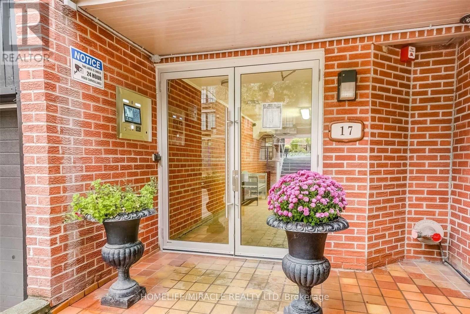 35 - 17 Pembroke Street, Toronto, Ontario  M5A 2N6 - Photo 3 - C12586328