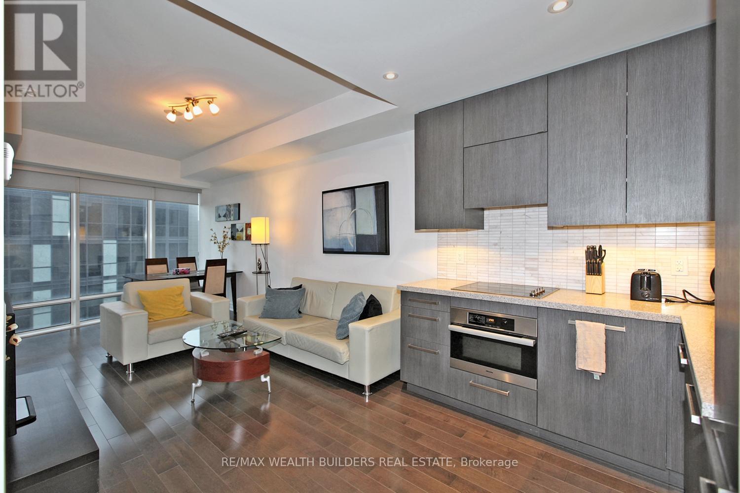 3512 - 8 The Esplanade Avenue, Toronto, Ontario  M5E 0A6 - Photo 10 - C12586444