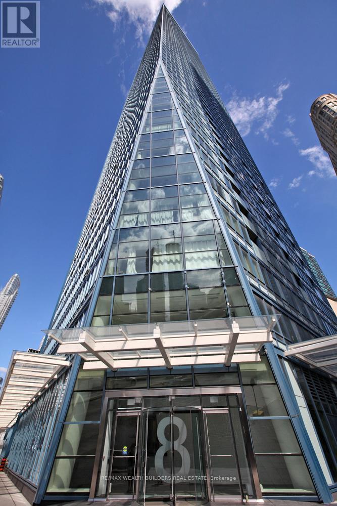 3512 - 8 The Esplanade Avenue, Toronto, Ontario  M5E 0A6 - Photo 2 - C12586444