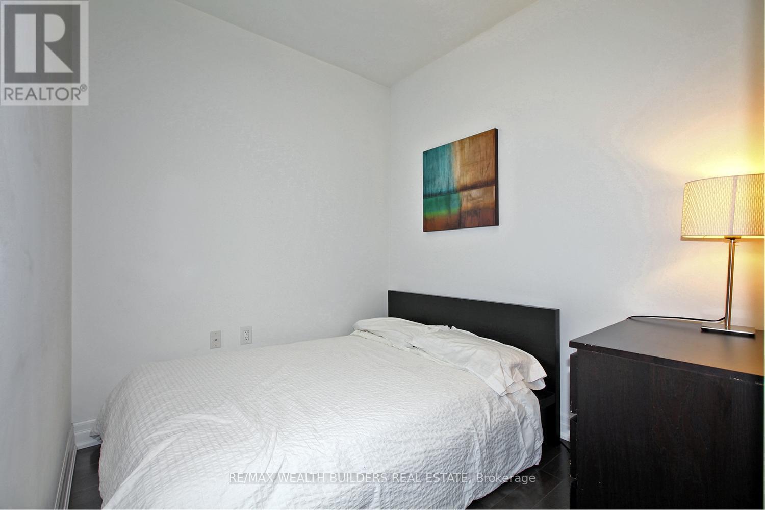 3512 - 8 The Esplanade Avenue, Toronto, Ontario  M5E 0A6 - Photo 20 - C12586444