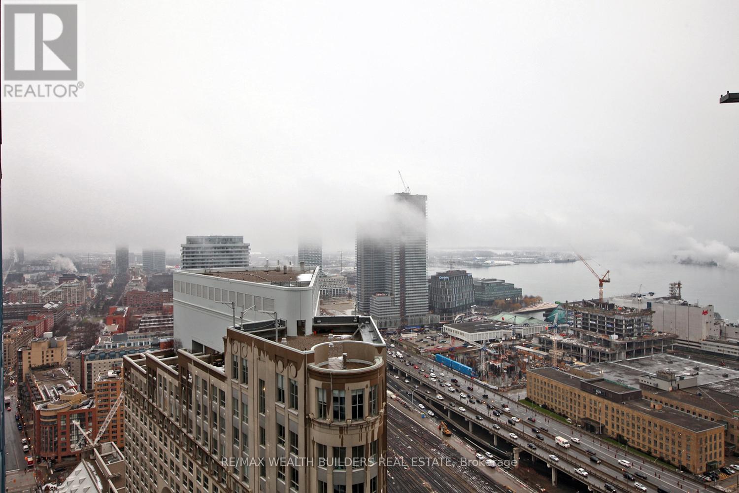 3512 - 8 The Esplanade Avenue, Toronto, Ontario  M5E 0A6 - Photo 24 - C12586444